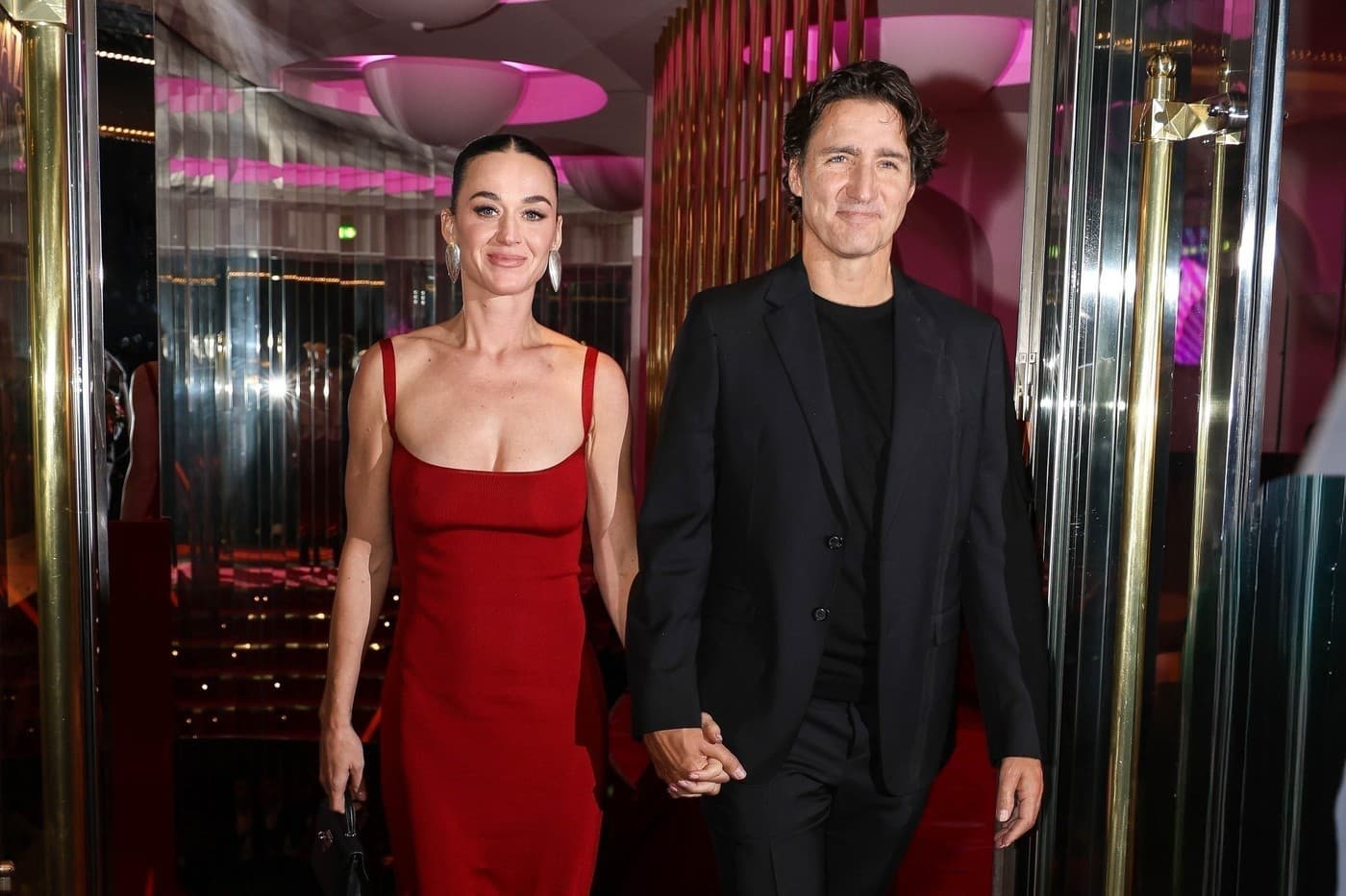 Vzťah Katy Perry a Justina Trudeaua za posledné týždne nabral ešte viac na obrátkach.