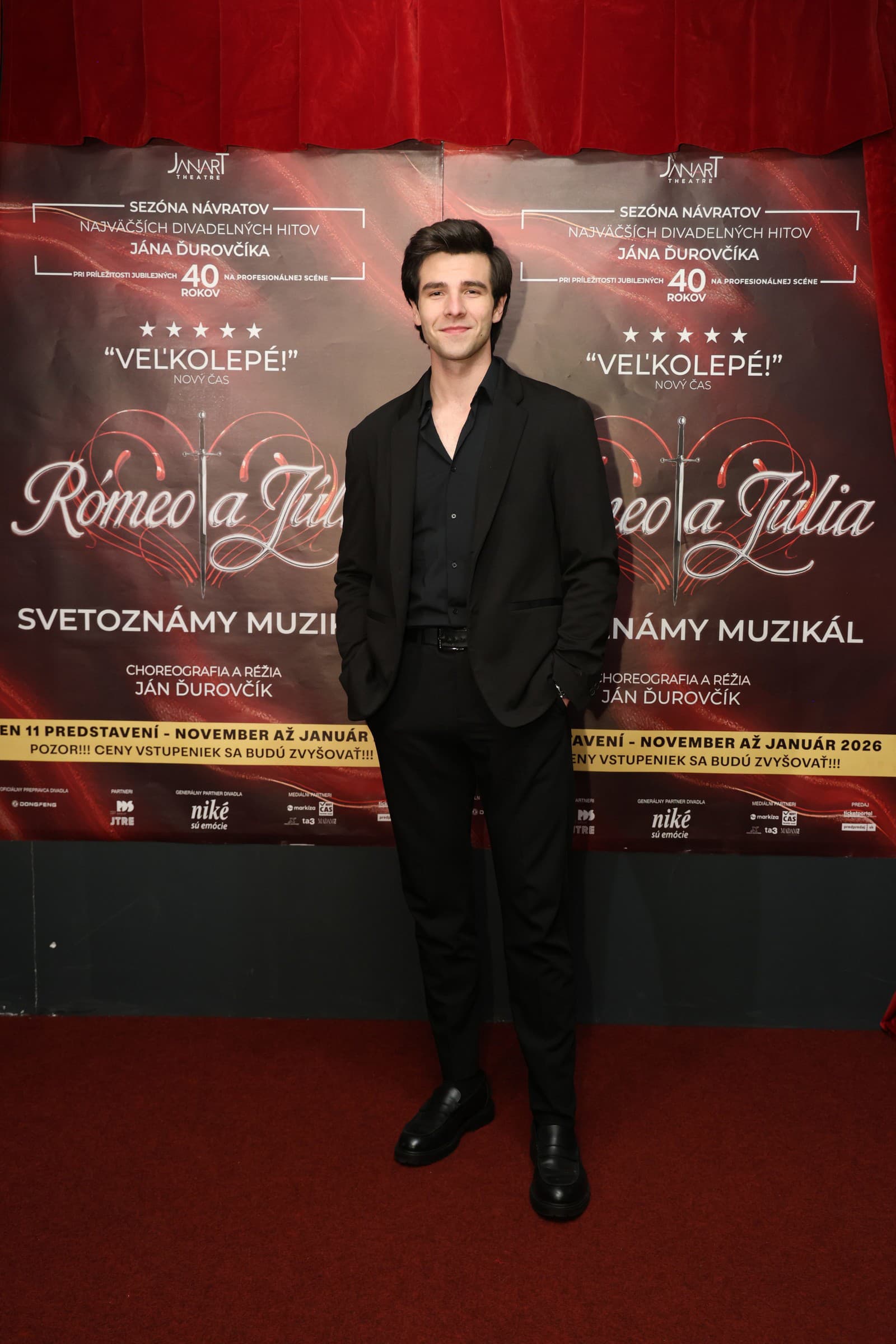 Herec Kristián Baran v elegantnej čiernej