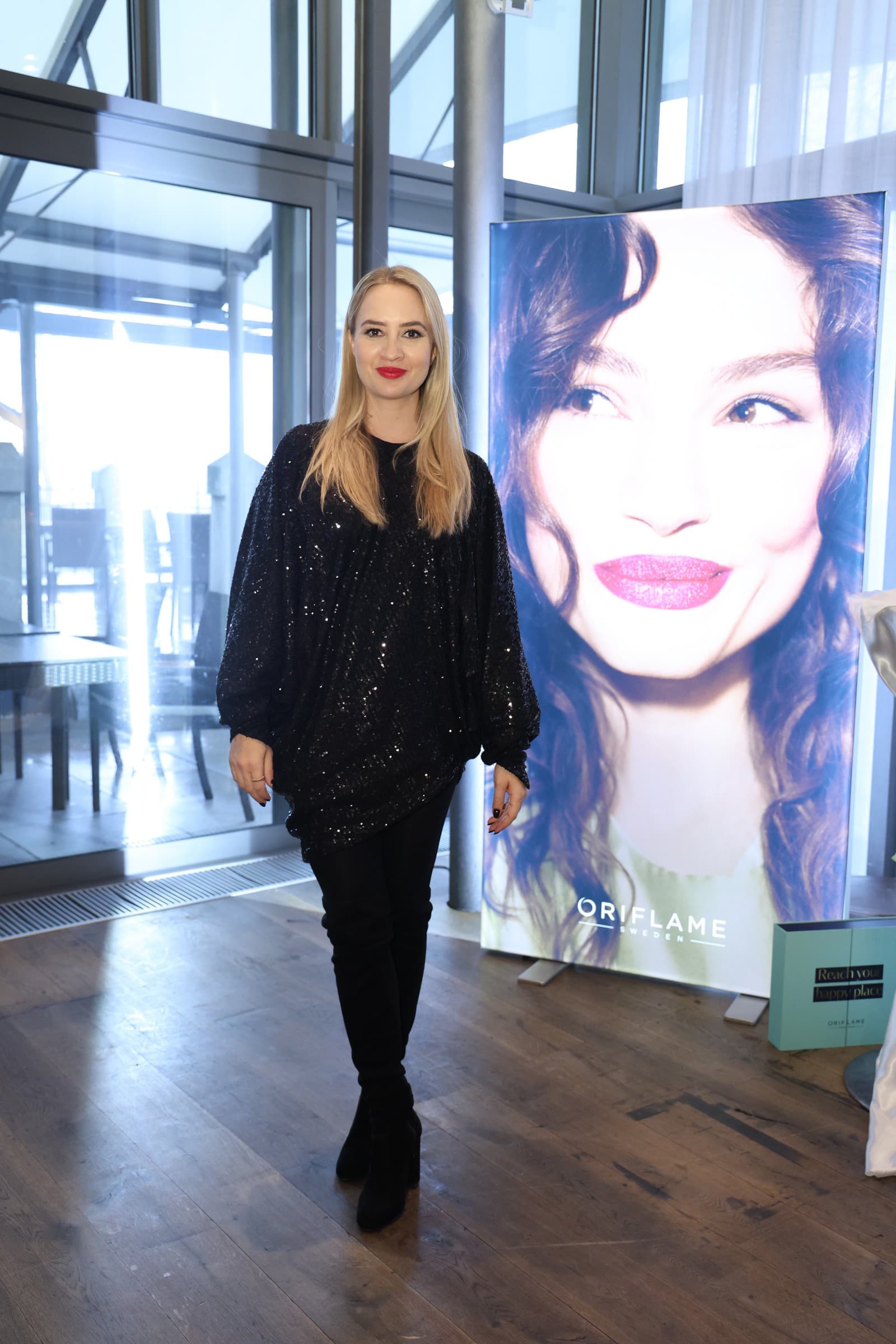 Moderátorka Barbora Krajčírová stavila na čierny look s trblietkami