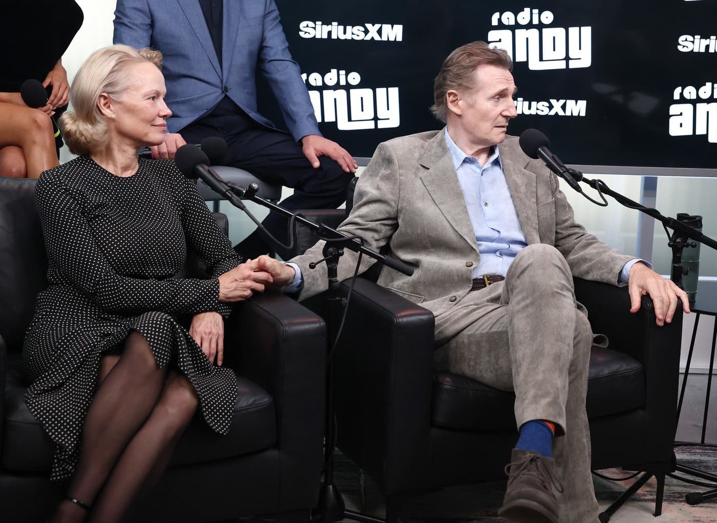 Pamela bola podľa vlastných slov s Liamom krátko romanticky zapletená, ale až po skončení nakrúcania ich spoločného filmu. 