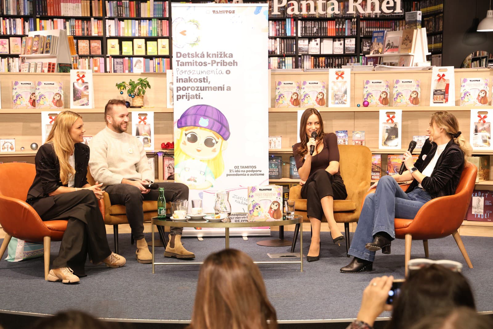 Nádherná knižka TAMITOS - Príbeh porozumenia, ktorej autorkou je Nina Bakalová a Rastislav Bakala citlivým spôsobom vysvetľuje vzťah dvoch sestier, z ktorých jedna má autizmus