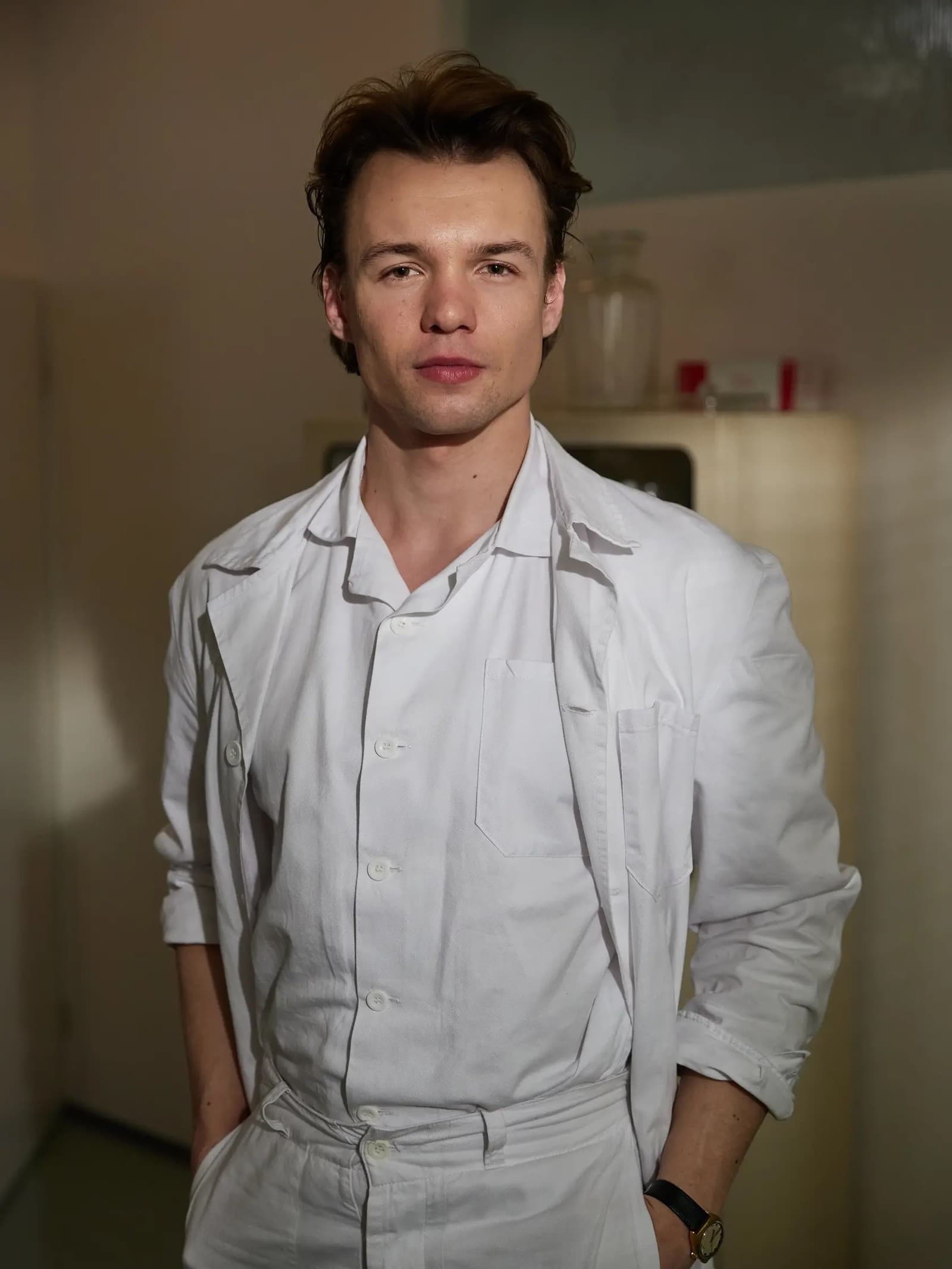 Na obrazovke ho poznáme ako seriózneho lekára v bielom plášti
