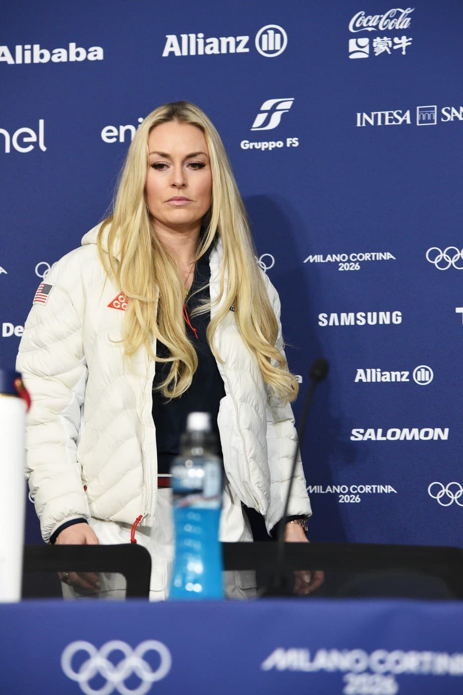 Legendárna americká lyžiarka Lindsey Vonn zažila na ZOH v Miláne dramatický pád, ktorý predčasne ukončil jej vysnívaný olympijský comeback