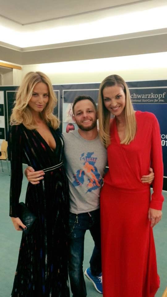 Zoltán Takács s topmodelkami Michaelou Kocianovou a Pavlínou Němcovou počas Elite Model Look 