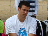 Peter Varinský počas beach volejbalového turnaja