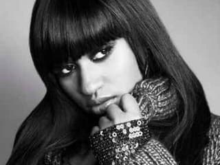 Speváčka Jazmine Sullivan.