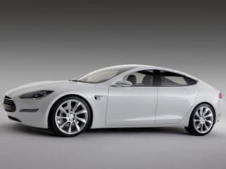 Auto spoločnosti Tesla zrýchli