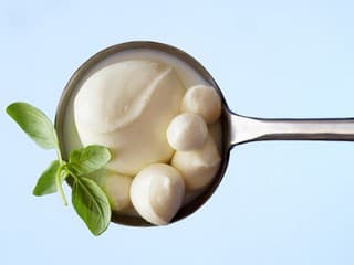 Proces výroby mozzarelly trvá
