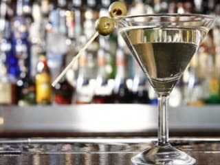 Alkohol dôkladne premiešame.