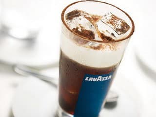 Espresso crema shakerato.