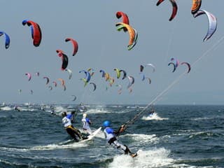KITEBOARDING: SO ŠARKANOM NA VODE