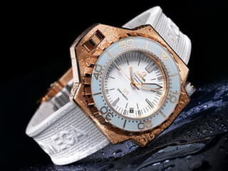OMEGA SEAMASTER: SKUTOČNÁ PORCIA ZLATA