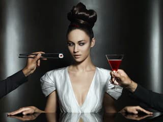 Olga Kurylenko pre kalendár