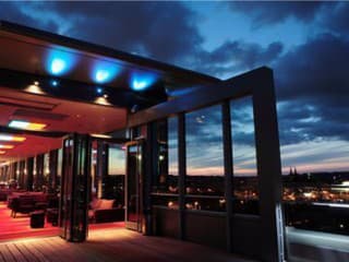 Cloud 9 sky bar