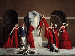 VALENTINO: IMPÉRIUM ČERVENÝCH ŠIAT