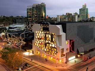 Melbourne Recital Centre, chodby.