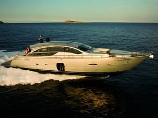 Jachta Pershing 80’.