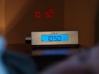 Rádiobudík Sony.