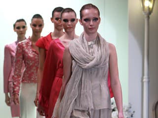 Armani Collezioni kolekcia na