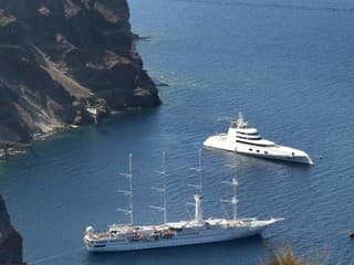Prístav v Cannes.