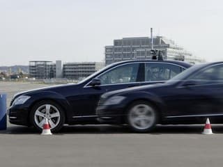 Autopilot v autách Mercedes-Benz