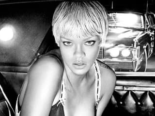 Rihanna v kampani Armani
