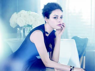 Mila Kunis v kampani