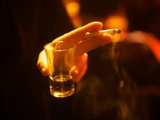 alkohol a cigarety