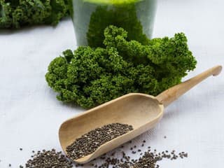 Chia semienka a spirulina, nová