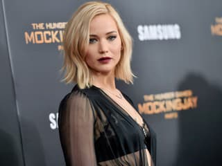 Jennifer predvádza zvodné kreácie