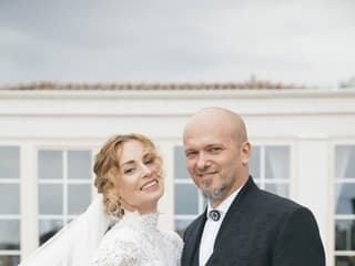 Nevesta sa vydávala v svadobných