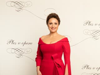 Zuzana Mauréry v červenej