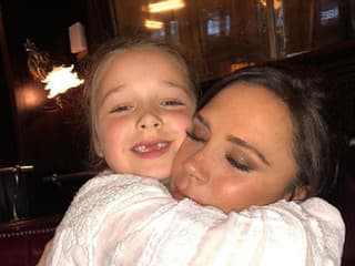 Návrhárka Victoria Beckham učí
