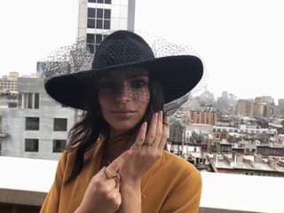 Modelka Emily Ratajkowski sa