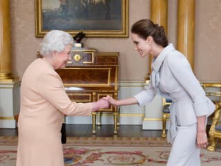 Angelina Jolie sa pri