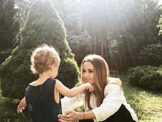 Lenka miluje svoje deti