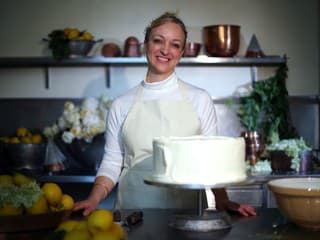 Táto žena pečie torty