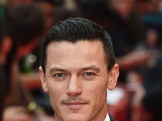 Herec Luke Evans len