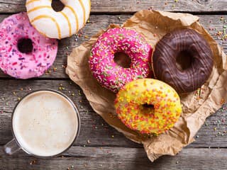 Donuty, známe tiež ako