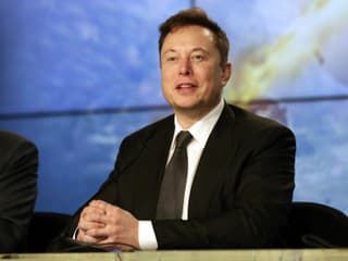 Elon Musk podstúpil hneď