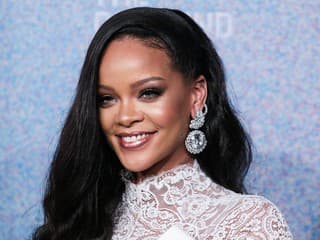 Rihanna je dnes druhou
