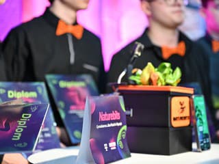 Zoznámte sa s micro:bitom!