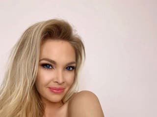 Stálica televíznej obrazovky, moderátorka