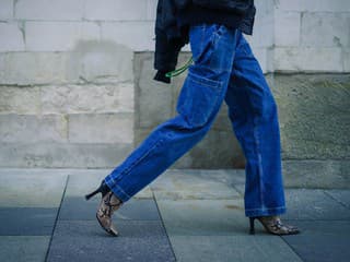 Low-bottom jeans sú veľmi