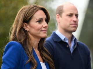 Princ William preberá už