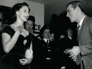 Kráľovná večierkov, Margaret, prišla