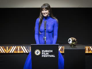 Svojmu priesvitnému, nahému vzhľadu
