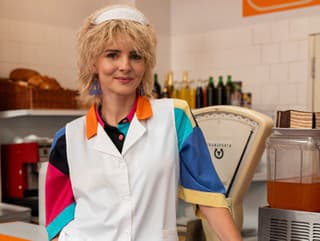 Monika Szabó ako ju