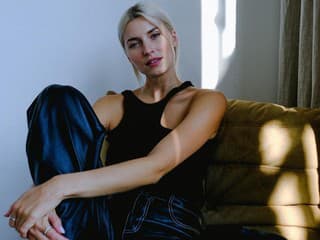 Aneta svojho manžela na
