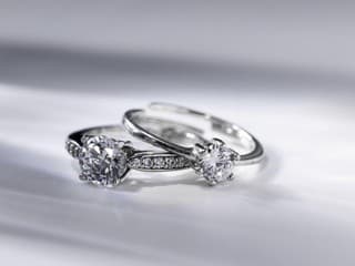 Diamant, moissanit alebo farebný